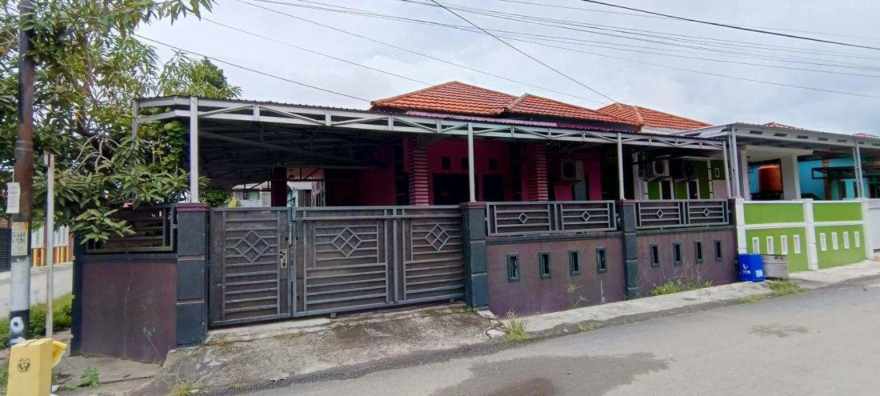 Spot On 92466 Adam Kost Syariahnearwisata Jembatan Barito Hotel Banjarmasin  Exterior foto