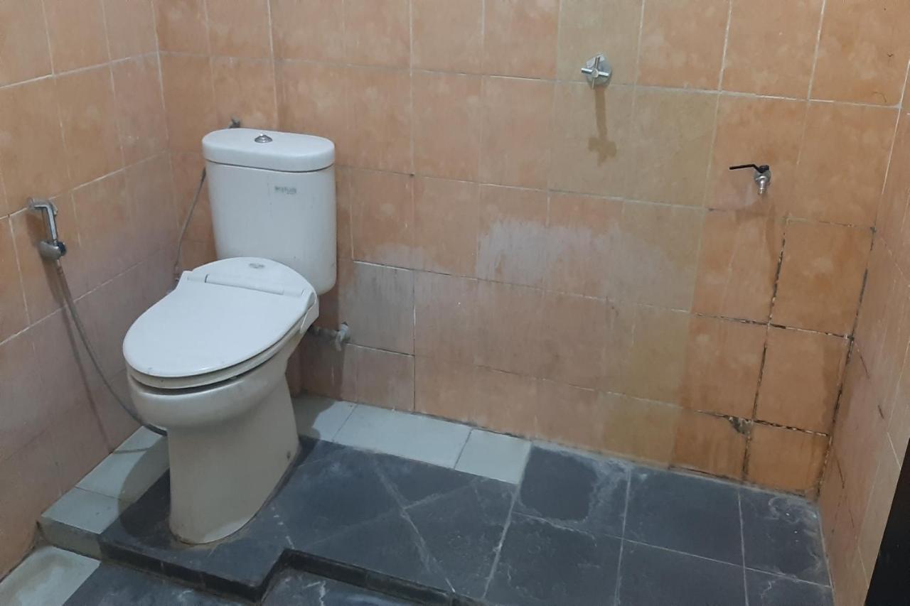 Spot On 92466 Adam Kost Syariahnearwisata Jembatan Barito Hotel Banjarmasin  Exterior foto