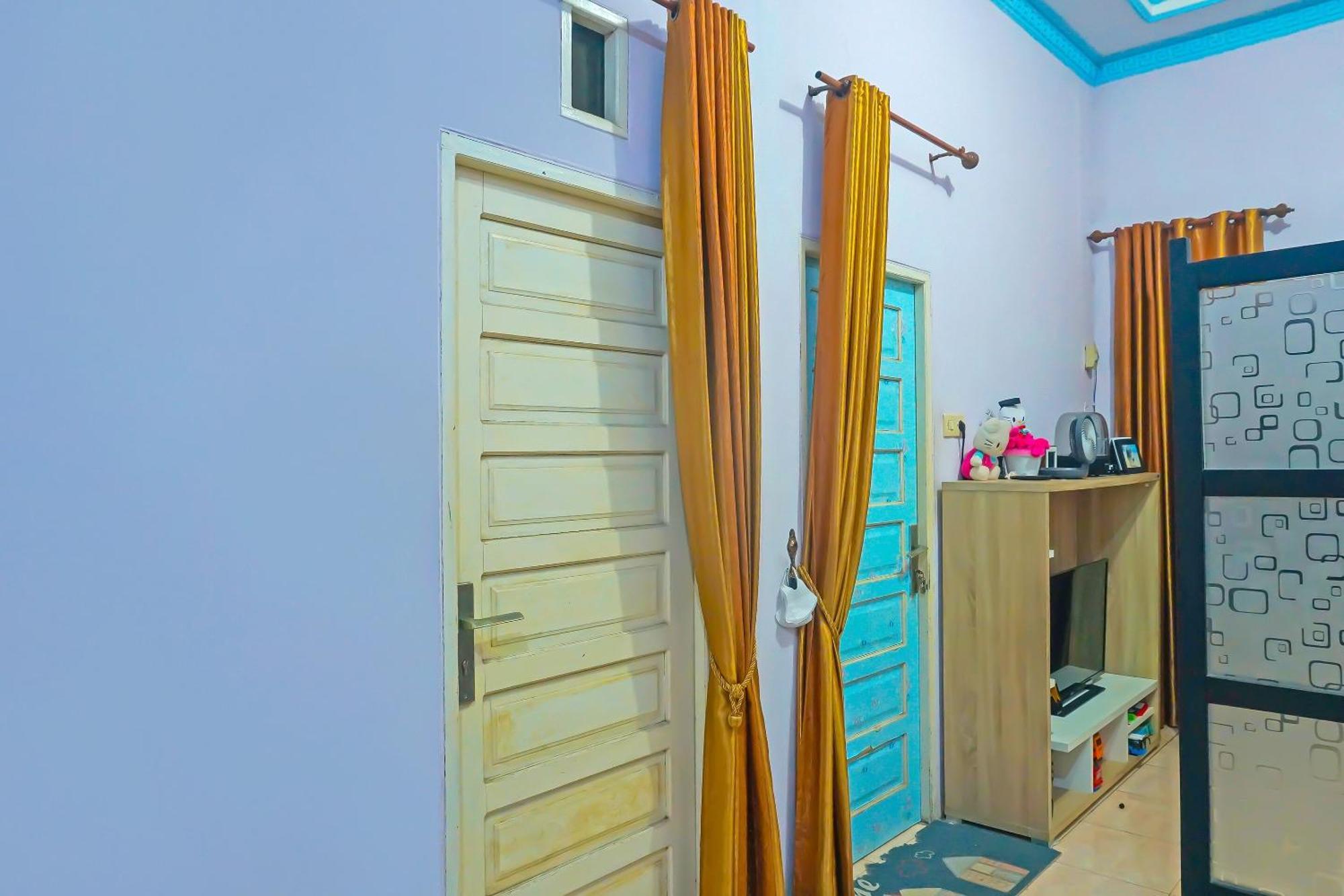 Spot On 92466 Adam Kost Syariahnearwisata Jembatan Barito Hotel Banjarmasin  Exterior foto