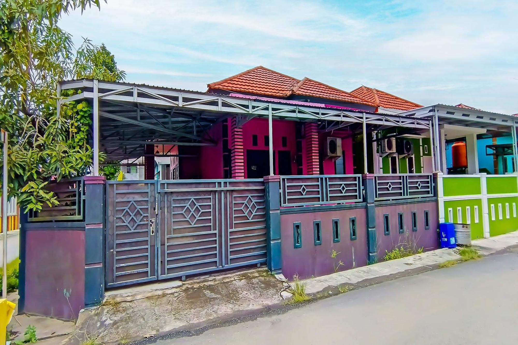 Spot On 92466 Adam Kost Syariahnearwisata Jembatan Barito Hotel Banjarmasin  Exterior foto